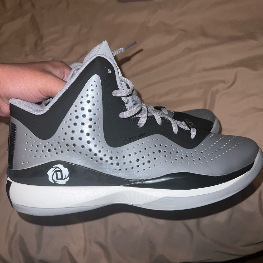 D Rose shoes size 10.5